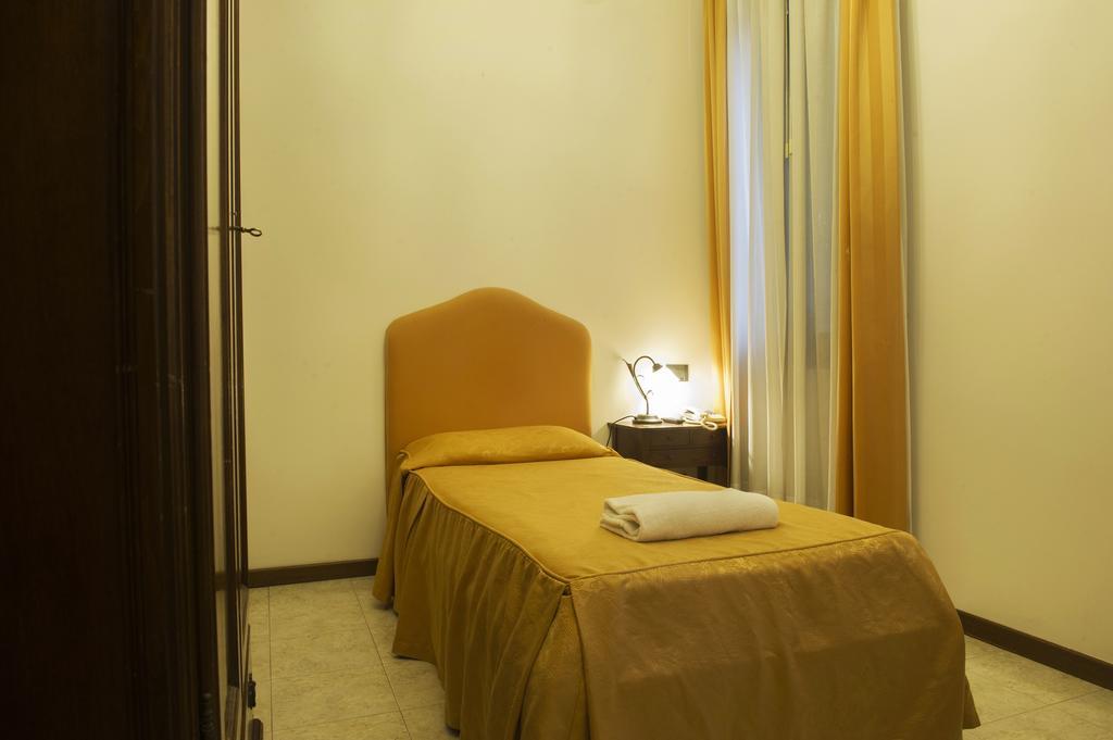 Hotel Iris เวนิส ภายนอก รูปภาพ
