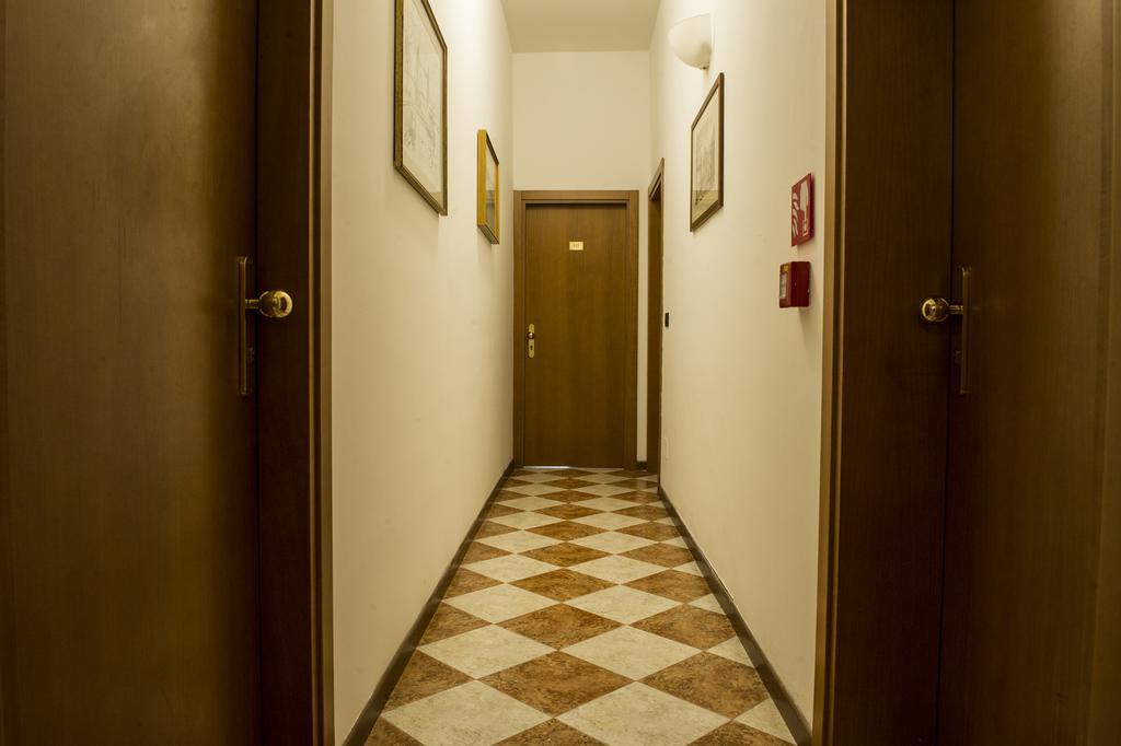 Hotel Iris เวนิส ภายนอก รูปภาพ