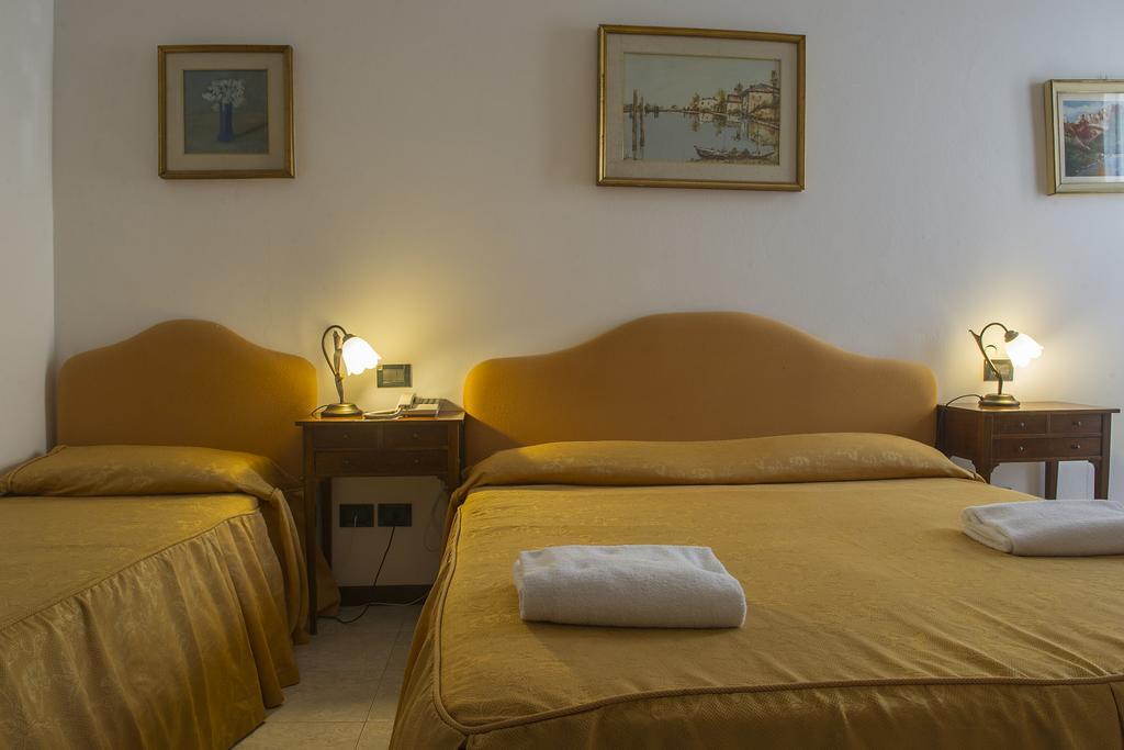 Hotel Iris เวนิส ภายนอก รูปภาพ